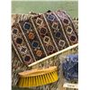 Image 3 : Western saddle Blanket, Saddle Stain, horse brushes, hay net, bag