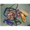 Image 1 : Halter, lead rope, bag, brushes & hay net