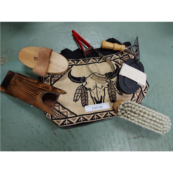 Brush bag, brushes, boot pull