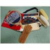 Image 1 : Brush bag, brush, RH roping glove, tie dye rope