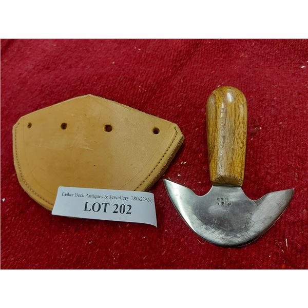 Leather case and round knife