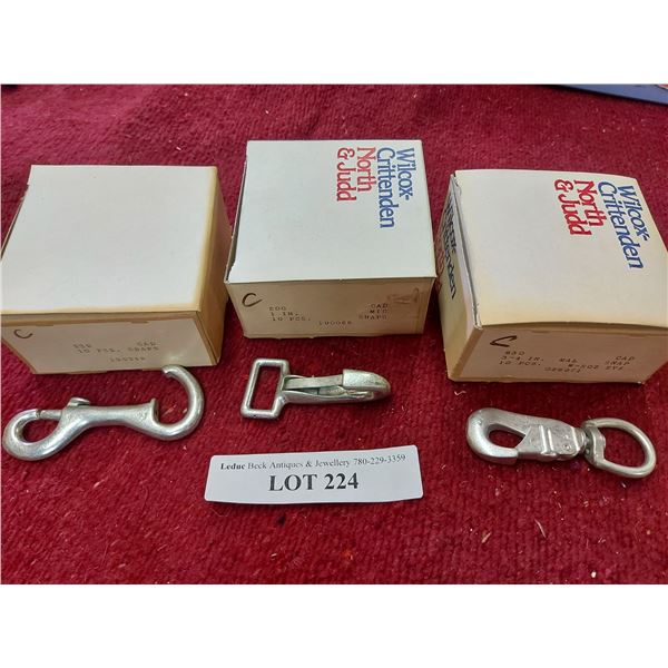 10 Saddle snaps, 10 open end snaps, 10 swivel eye snaps