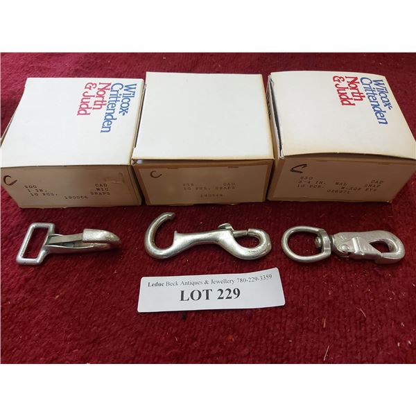 10 Saddle snaps, 10 open end snaps, 10 swivel eye snaps