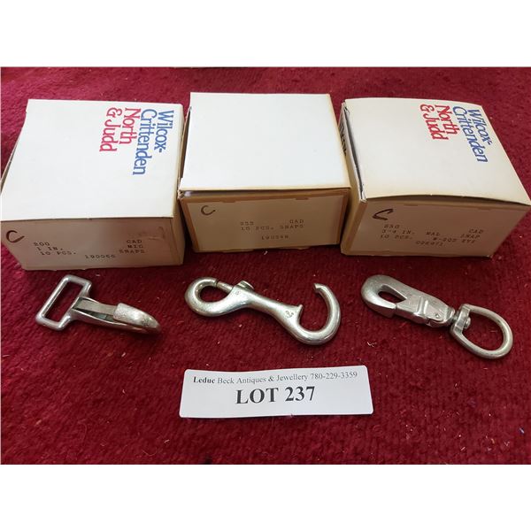 10 Swivel eye snaps, 10 open end snaps, 10 saddle snaps