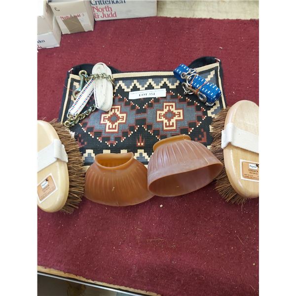 Starter Brush Set w Bell Boots, bag