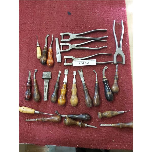 Leather maker's tools - box