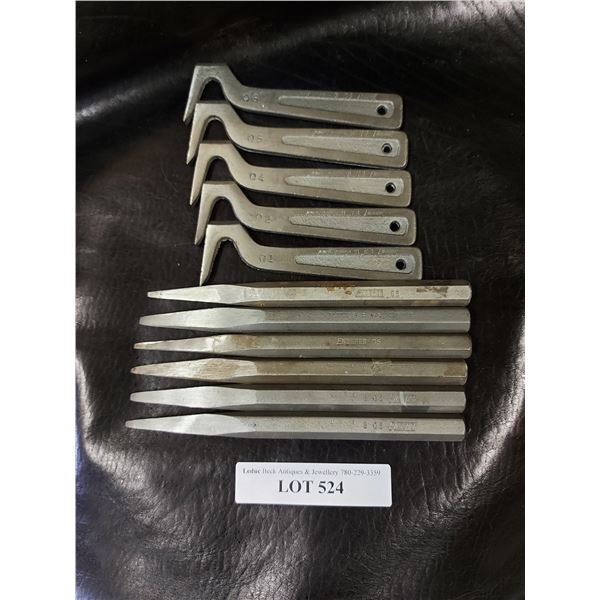 6 Enderes punches - C5, 5 Enderes hoof picks - G3