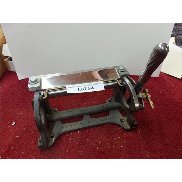 C.S. Osborne & Co. Leather Splitter