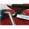 Image 2 : Anvil & vice