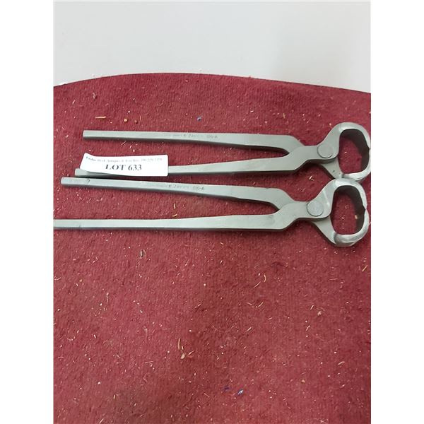 2 C10 Enderes farrier cutter nippers