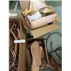 Image 3 : Scrap leather, 4 boxes