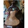 Image 3 : Saddle horse, decorative saddle (in need of repair), hardware, 2 stirrups