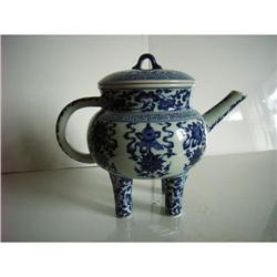 Chinese   porcelain teapot #2333561