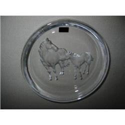 HOYA Glass dish with frosted Horses hand #2345087