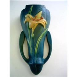 Roseville Wall Vase 'ZEPHYR LILY'  127-8 #2347250