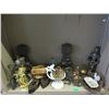 Image 1 : 18 Pieces of Assorted Décor - Majority is Cast Metal