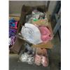 Image 1 : Box of Assorted Small Slippers & Box of Hats