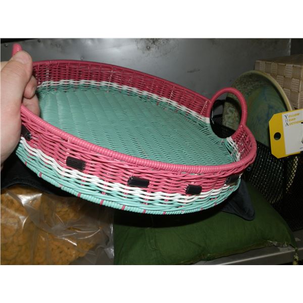 Decorative Pillows & Rugs