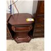 Image 1 : End Table