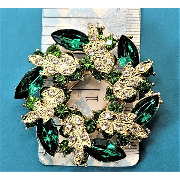18)  GOLD TONE WITH CLEAR AND GREEN