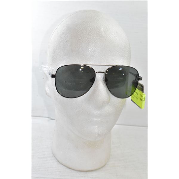 PAIR OF FOSTER GRANT SUNGLASSES