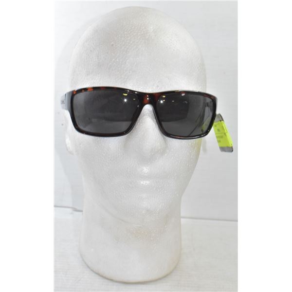 PAIR OF FOSTER GRANT SUNGLASSES