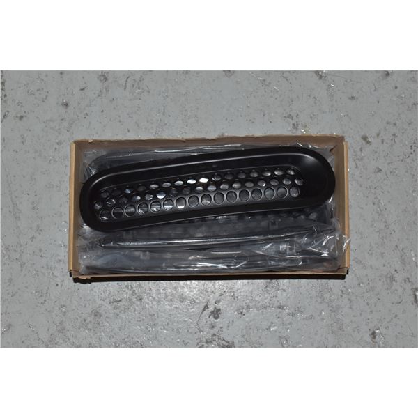 BOX OF WIDE DRIP TRAYS