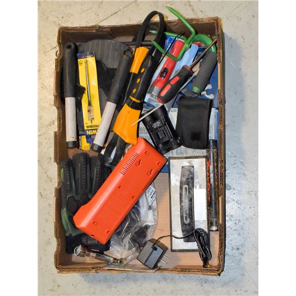 LOT OF ASSORTED TOOLS