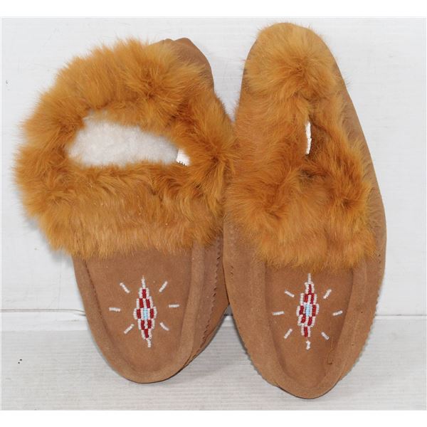 MOCASSINS MENS SIZE 7 LARGE NEW