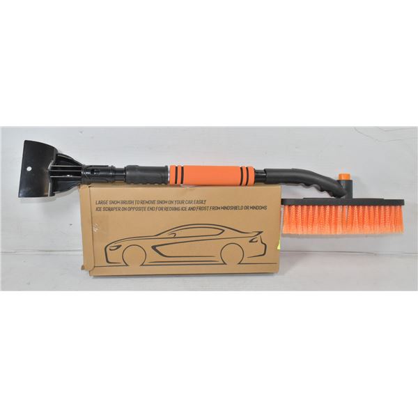 EXTENDABLE PIVOTING SNOW BRUSH