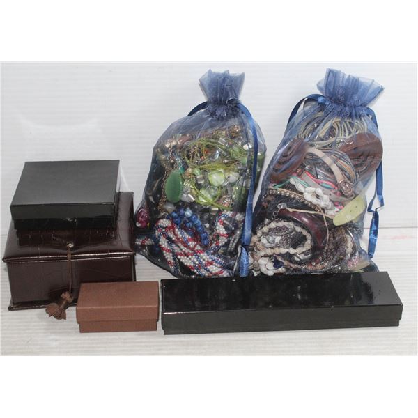 ESTATE JEWELRY LOT - MIXED JEWLERY LOT