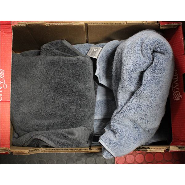 LOT OF 3 - CHARISMA LUXURY BATH TOWELS