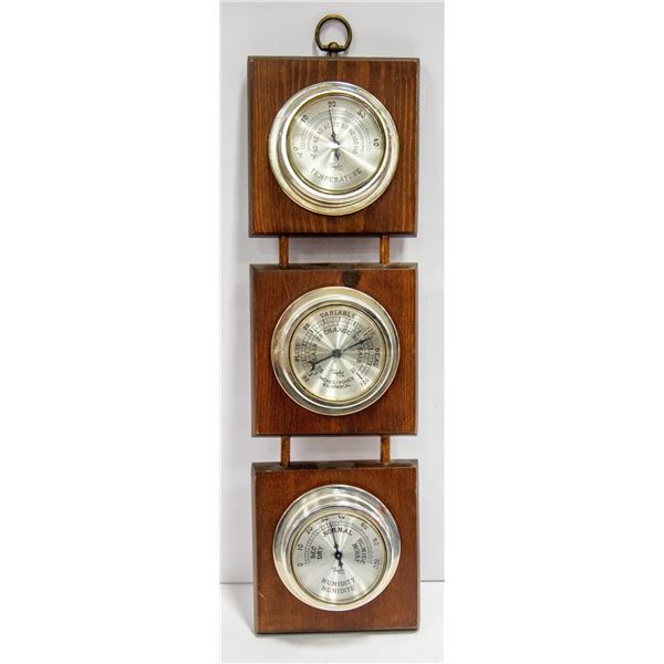 VINTAGE WOODEN BAROMETER