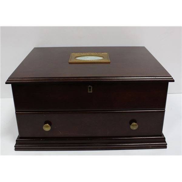 KEEPSAKE LOCKBOX WITH KEYS