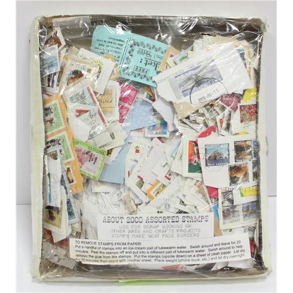 APPROXIMATELY 2000 ASSORTED STAMPS