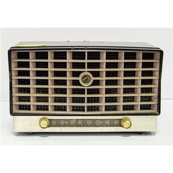 VINTAGE RCA VICTOR RADIO