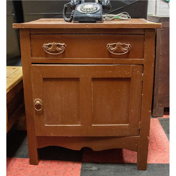 VINTAGE BROWN PAINTED WOODEN SIDE TABLE