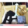 Image 1 : BOX WITH JEWELLERY HANGERS/ACCESSORIES,