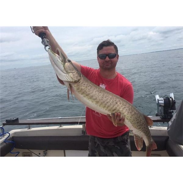 FISHING TRIP FOR MUSKY ON LAKE ST. CLAIR