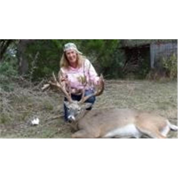 WHITETAIL AND EXOCTIC COMBO HUNT IN TEXAS FOR 2 HUNTERS