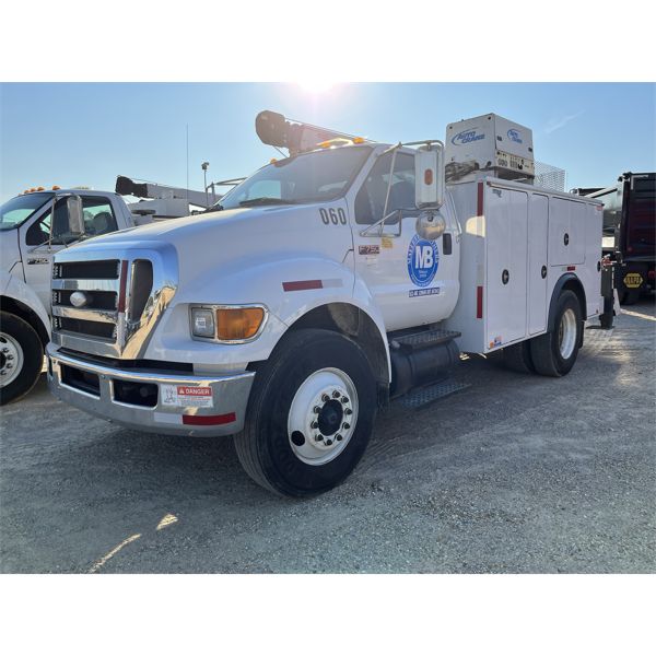 2009 FORD F750 XLT Service / Mechanic Truck