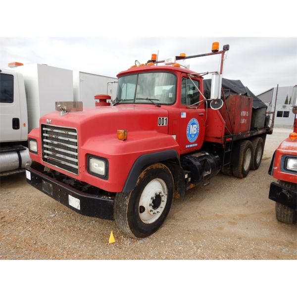1999 MACK RD690S Fuel / Lube Truck