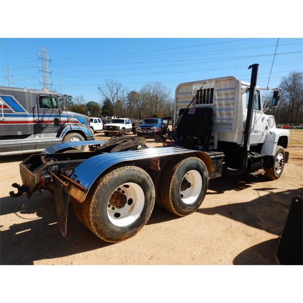1995 FORD L9000 Day Cab Truck - J.M. Wood Auction Company, Inc.