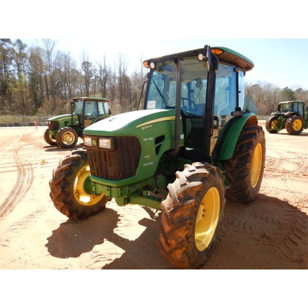 2010 JOHN DEERE 5095M Farm Tractor