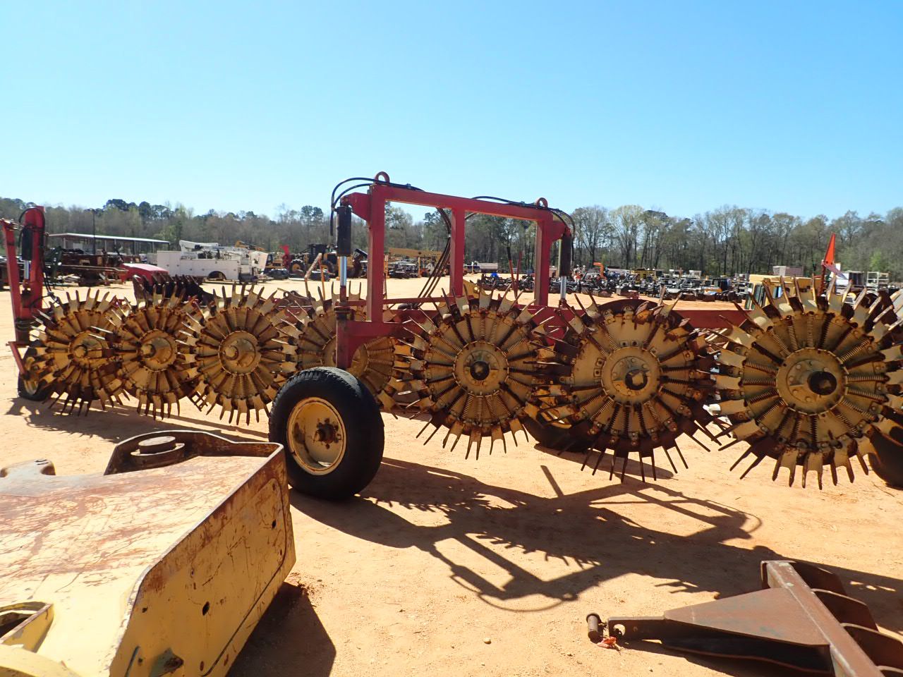 HARRELL ROOT RAKE, 7 RAKE WHEELS