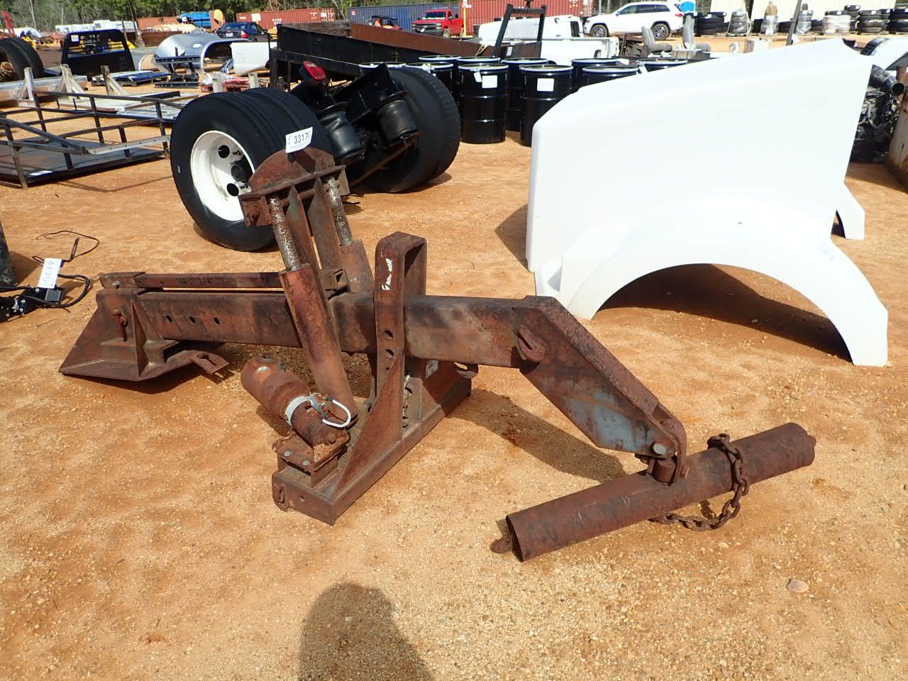 D.E.S. FIFTH WHEEL TOW BAR (A1) J.M. Wood Auction Company, Inc.