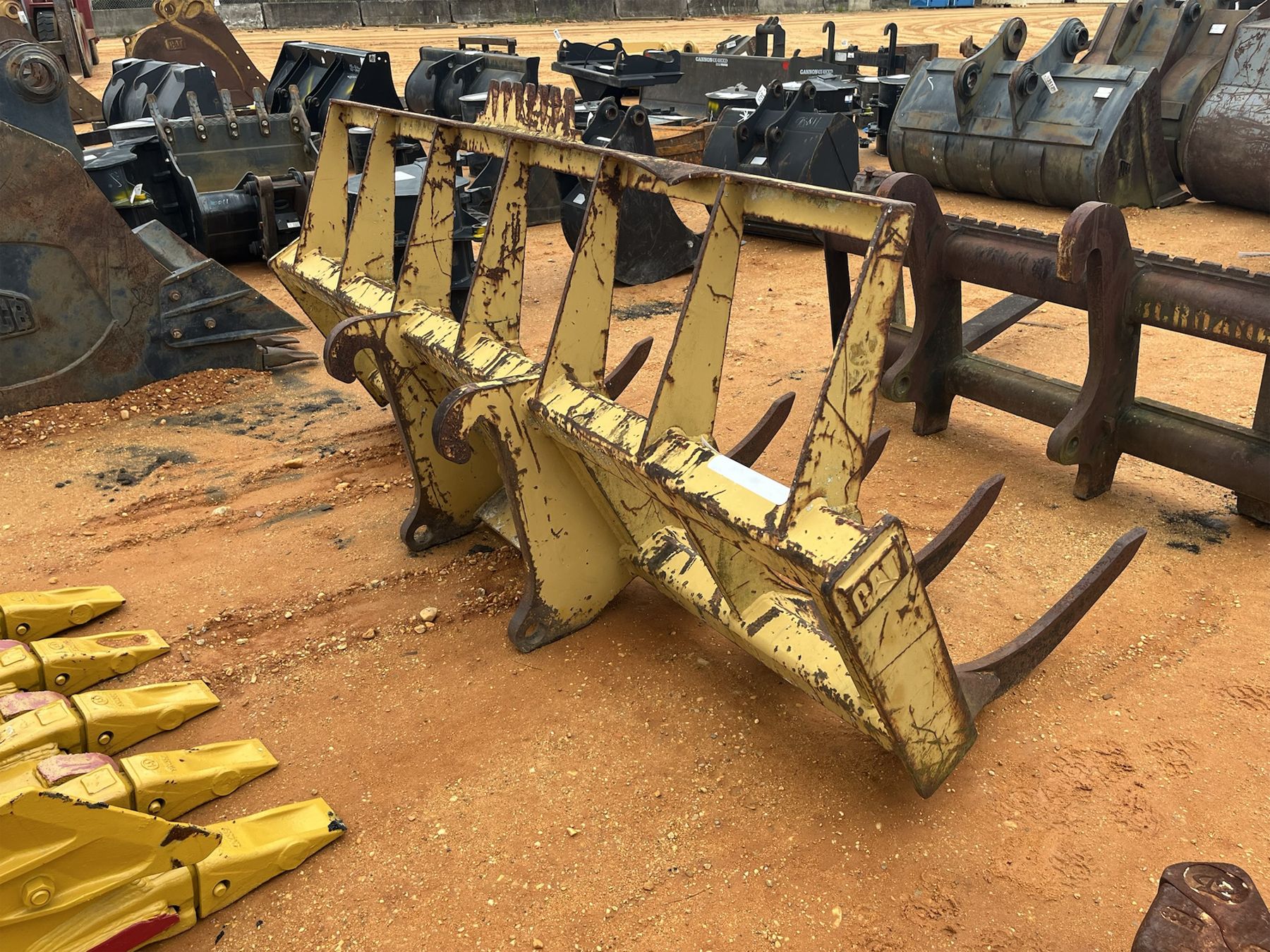 CAT BACKHOE QUICK ATTACH ROOT RAKE (B6)