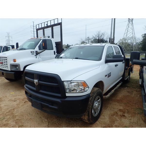2018 RAM 3500 HD Flatbed Truck