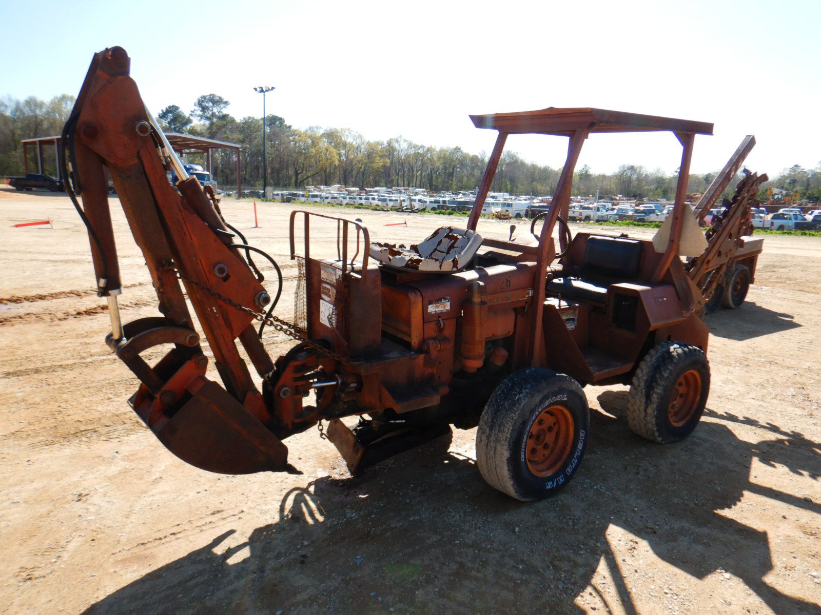 Ditch Witch R30 DITCH WITCH R30 Trencher - J.M. Wood Auction Company, Inc.