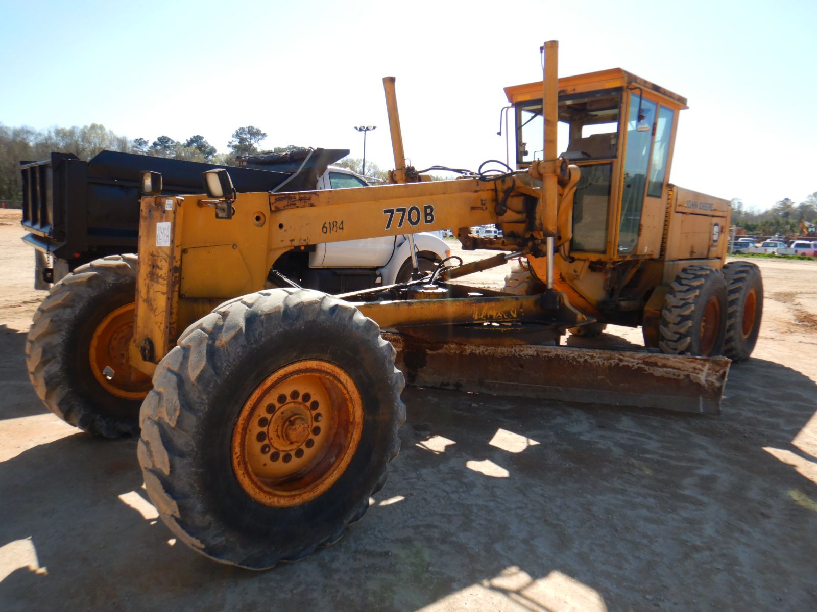 JOHN DEERE 770B Motor Grader